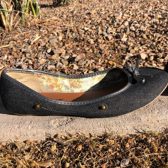 Avenue ballet Flats!! Charcoal Denim color and fabric. Size 8W. - Picture 2 of 10